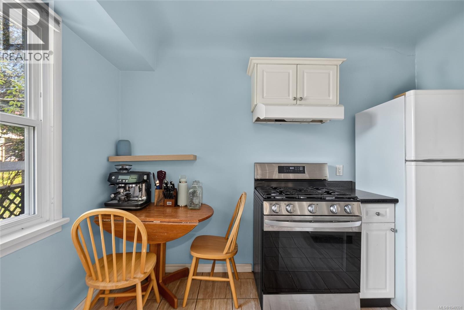 930 Wharncliffe Rd - Image 19
