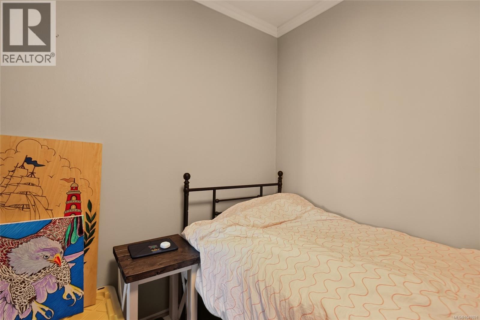930 Wharncliffe Rd - Image 32