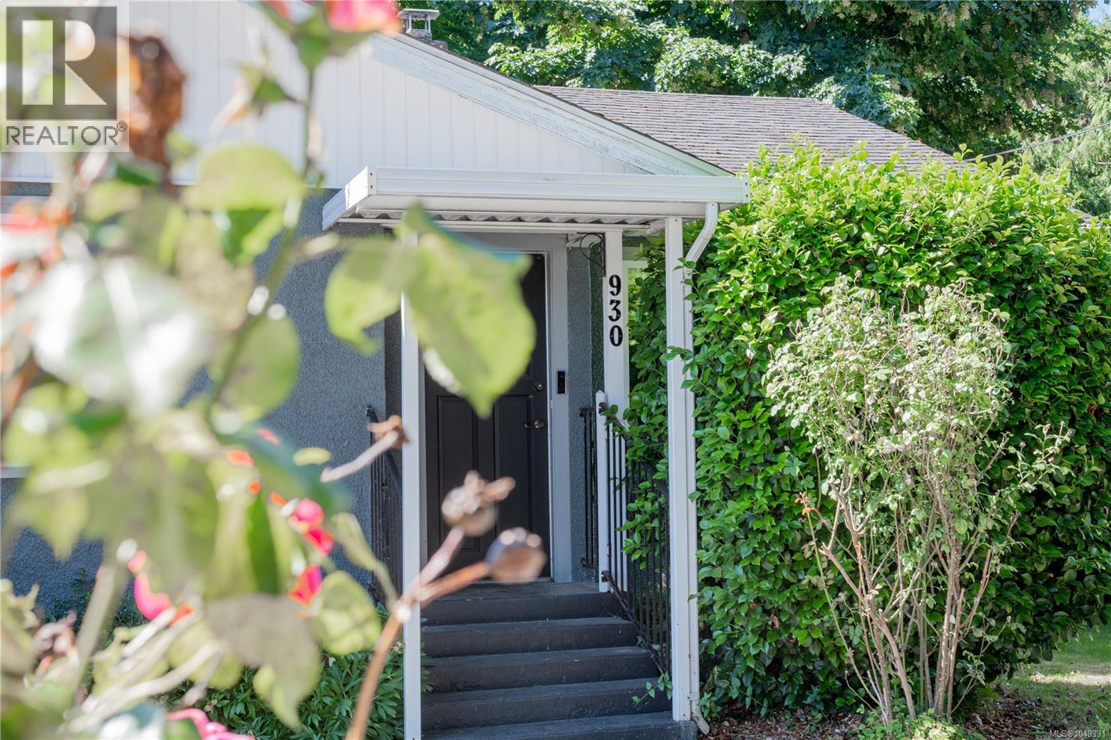 930 Wharncliffe Rd - Image 37