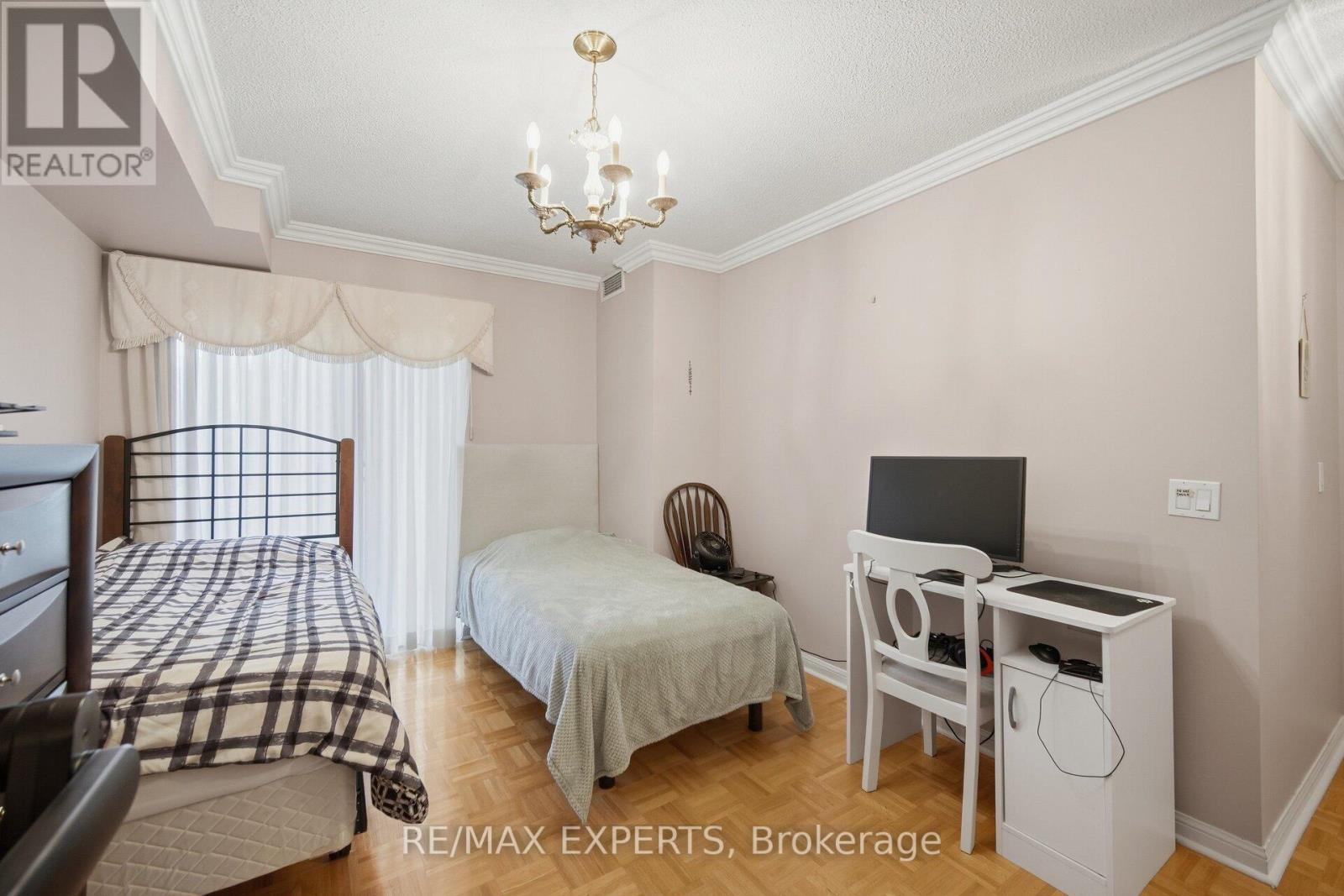 #304 2504 RUTHERFORD ROAD - 16