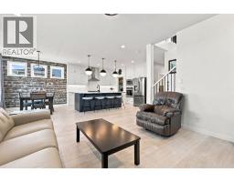 Kitchen - 218 Boulder Creek Place, Langdon, AB T0J1X3 Photo 12