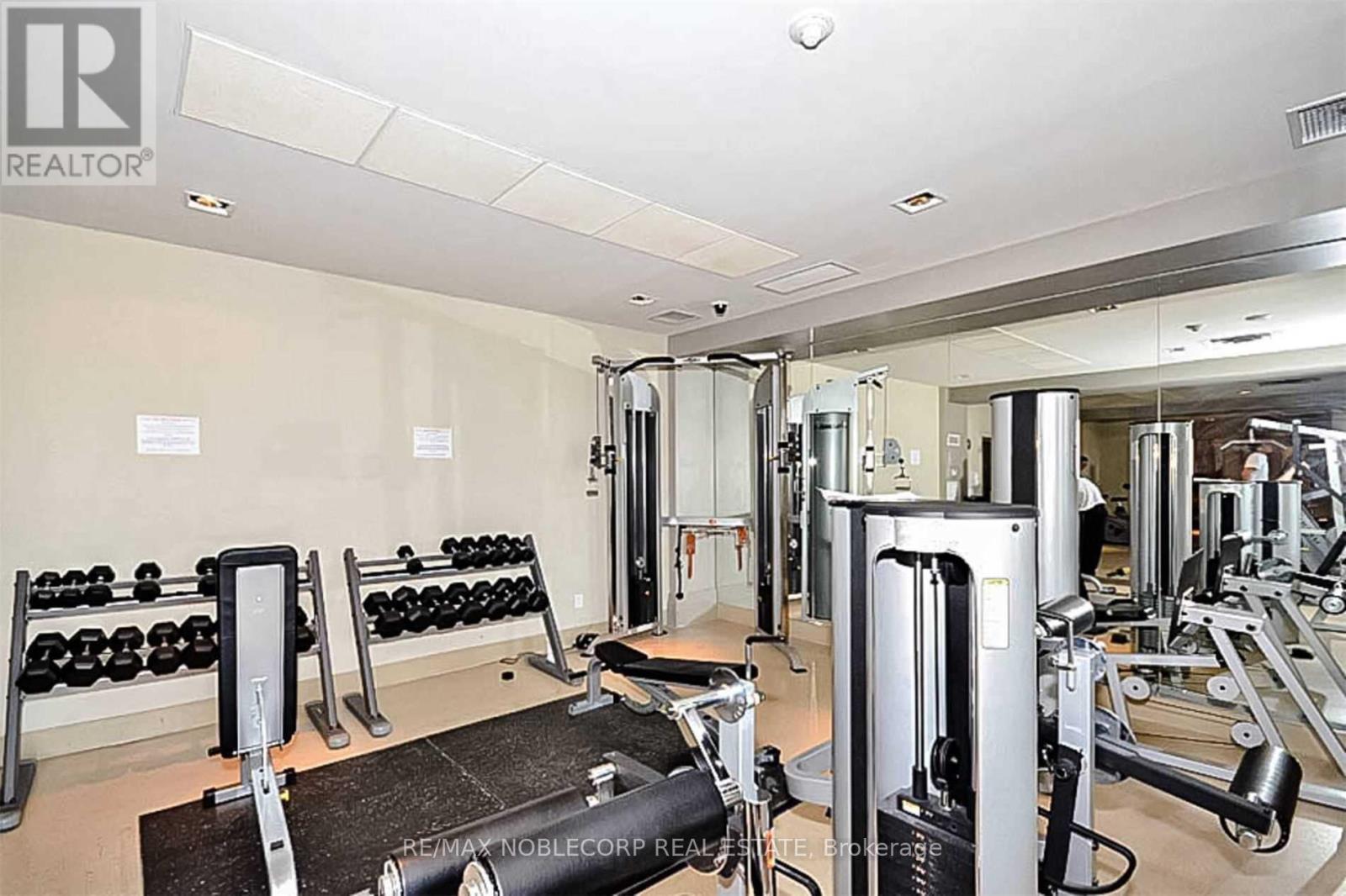 388 Prince Of Wales Drive — photo 28