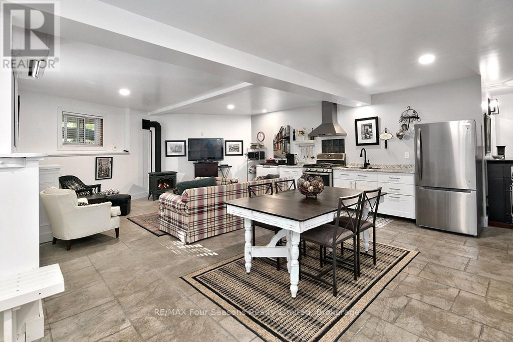 190 LAKESHORE ROAD E - 43