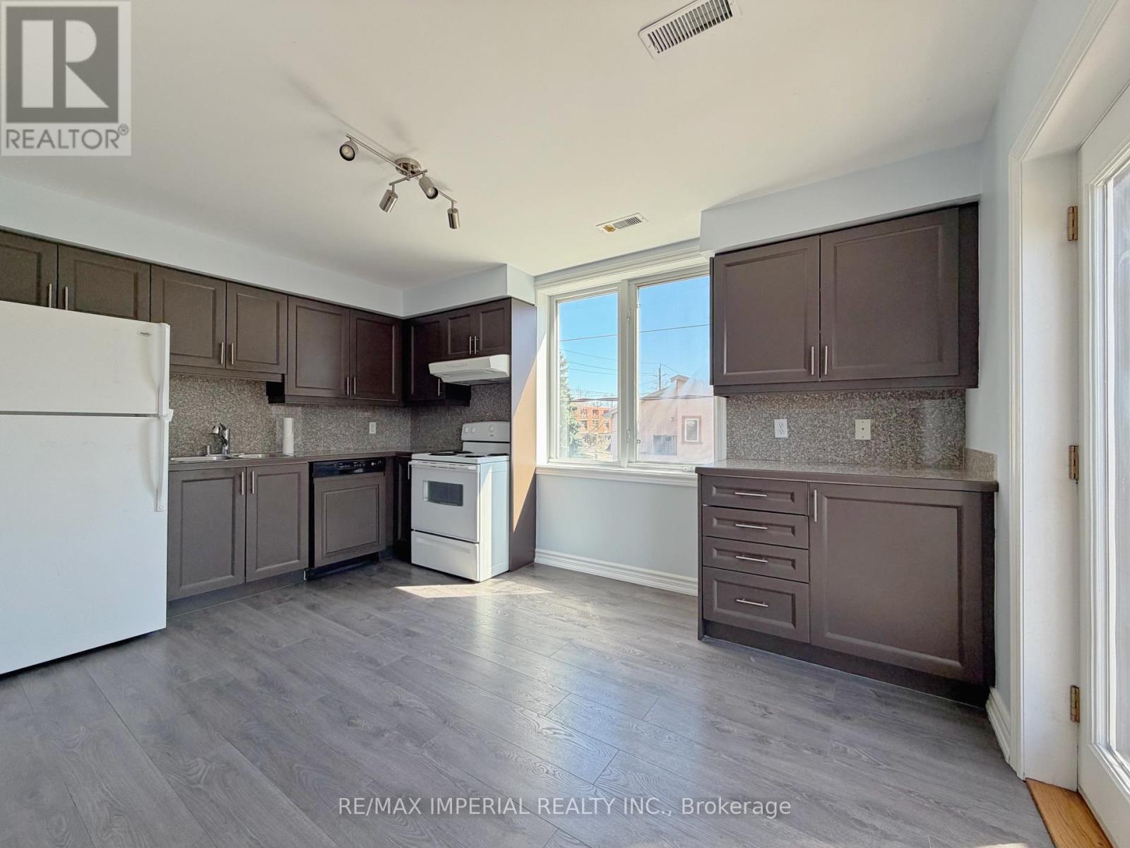 621A THE QUEENSWAY