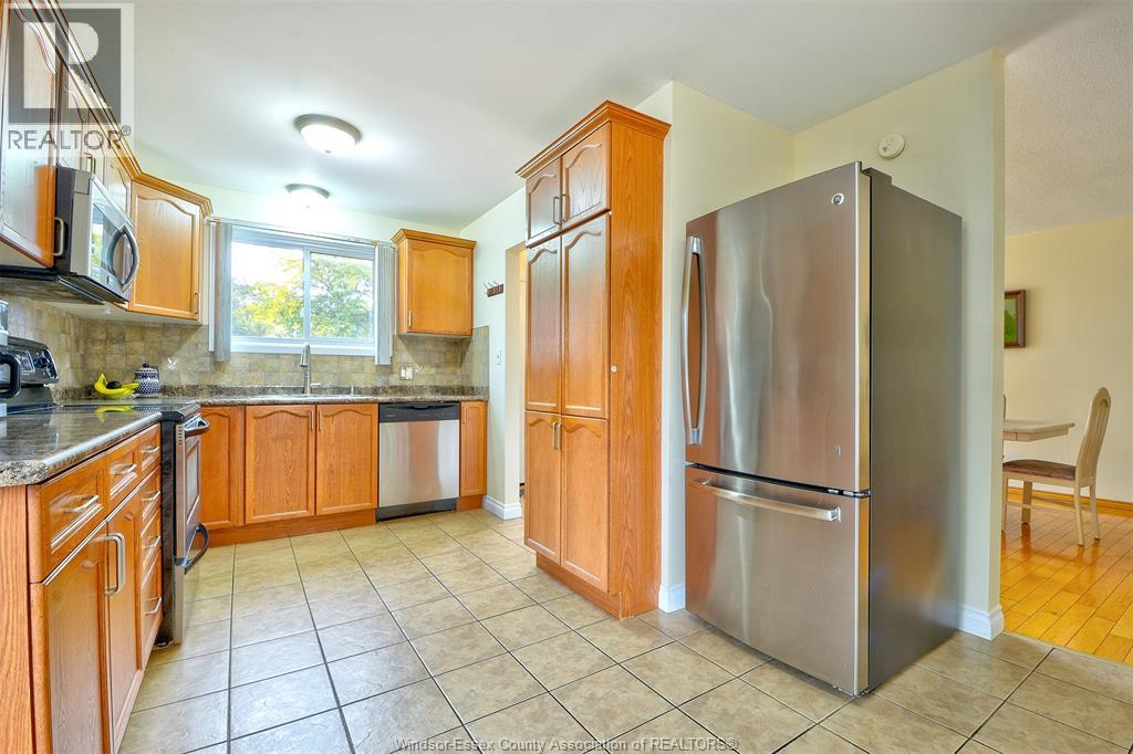 3325 DOLPHIN COURT - 10