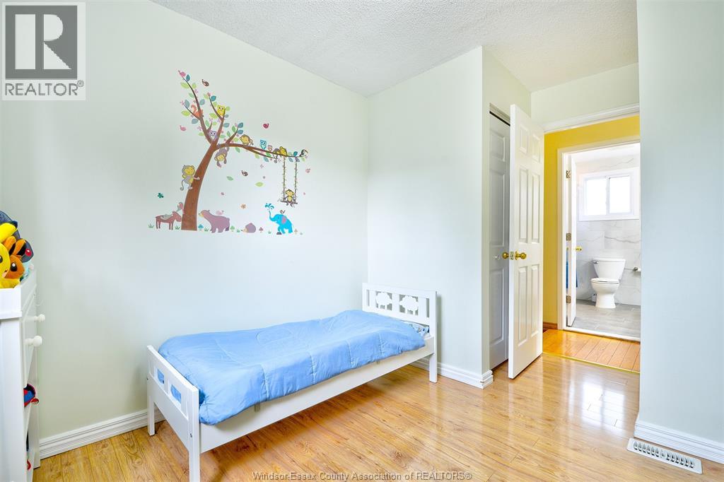 3325 DOLPHIN COURT - 16