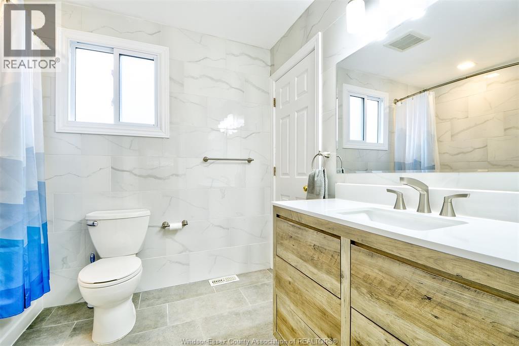 3325 DOLPHIN COURT - 17