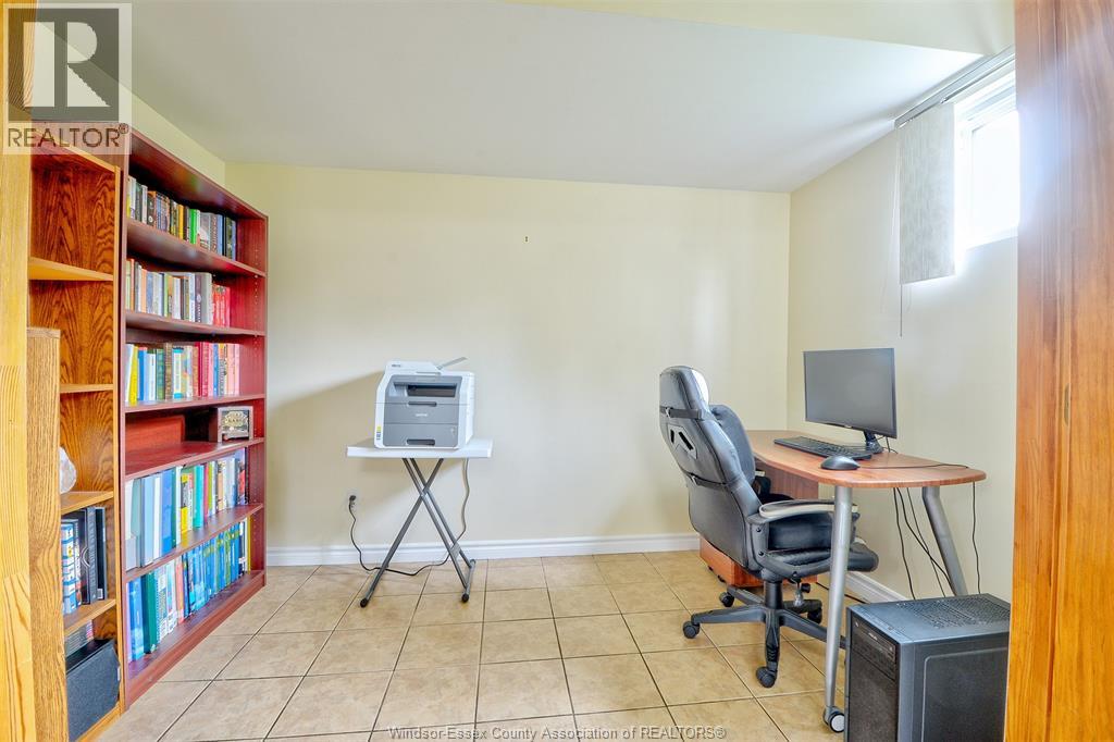 3325 DOLPHIN COURT - 21