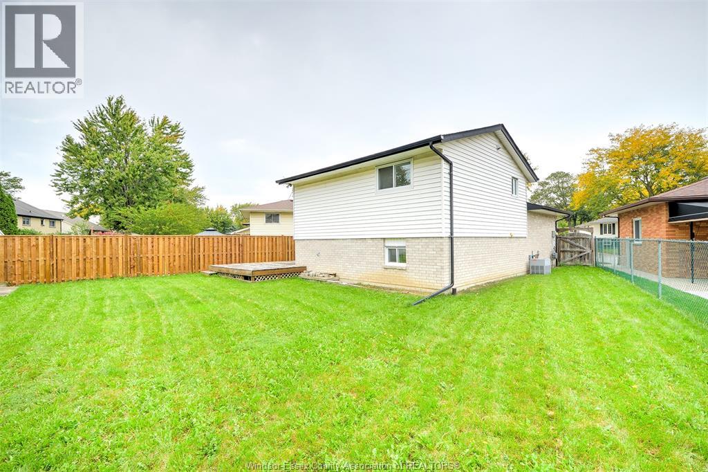 3325 DOLPHIN COURT - 27