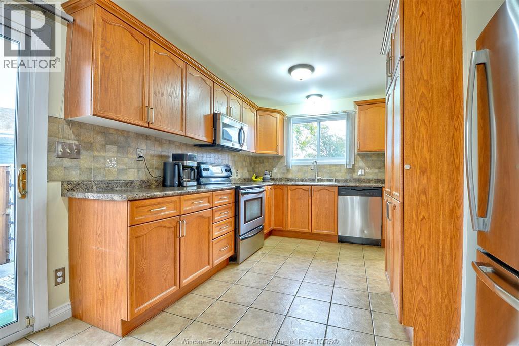3325 DOLPHIN COURT - 8