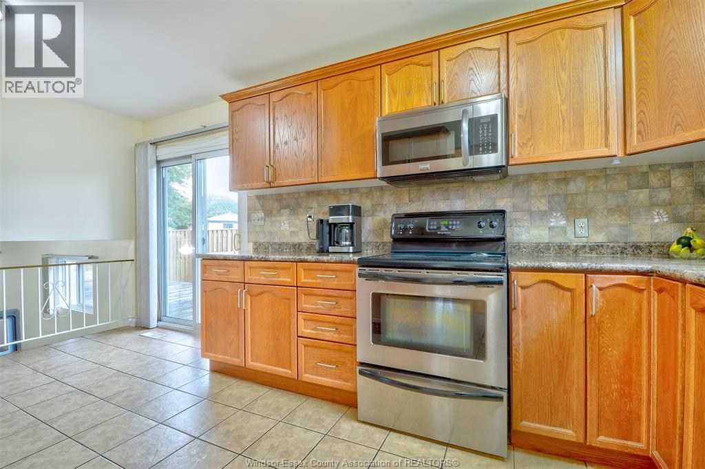 3325 DOLPHIN COURT - 9