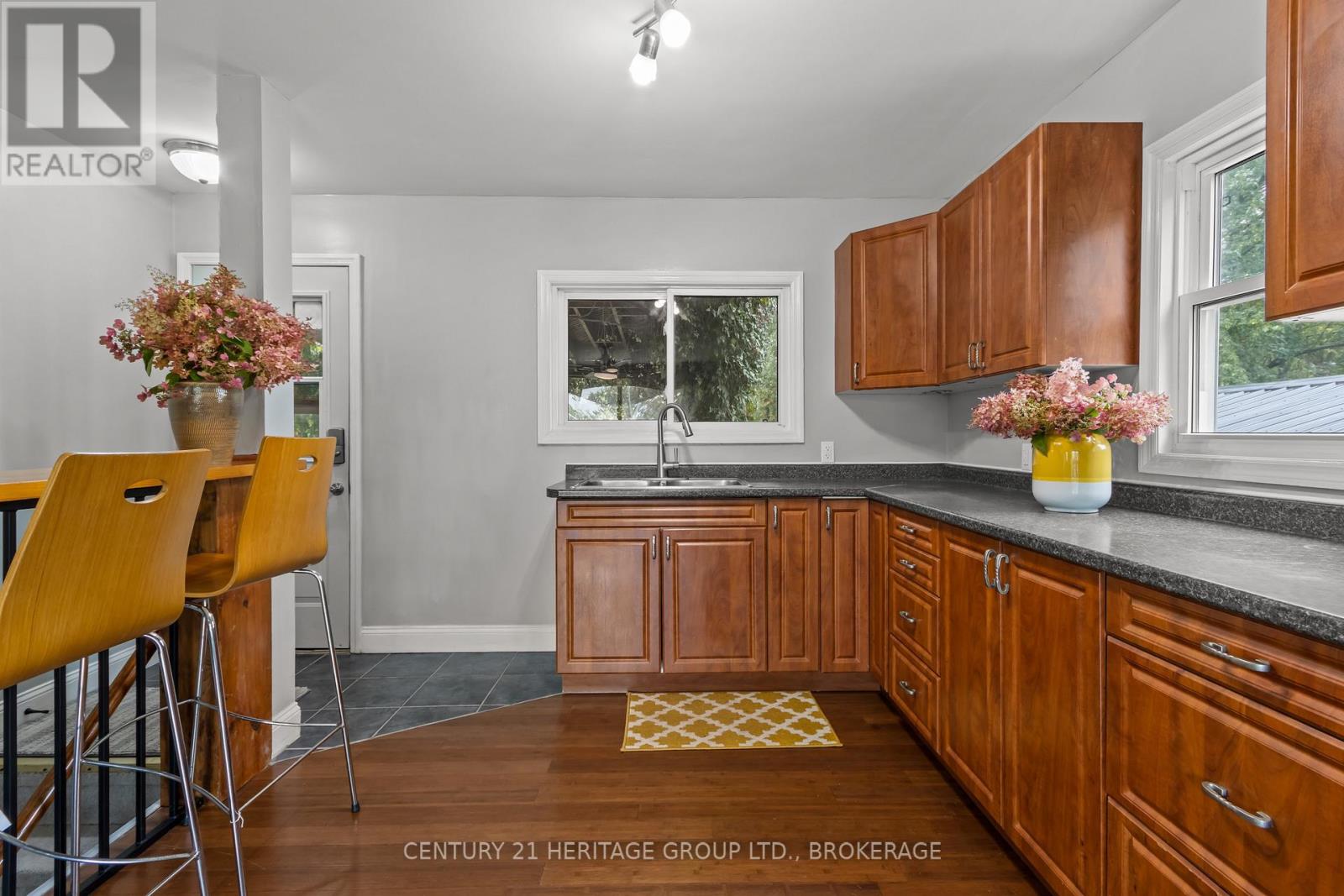 3007 PRINCESS STREET - 8