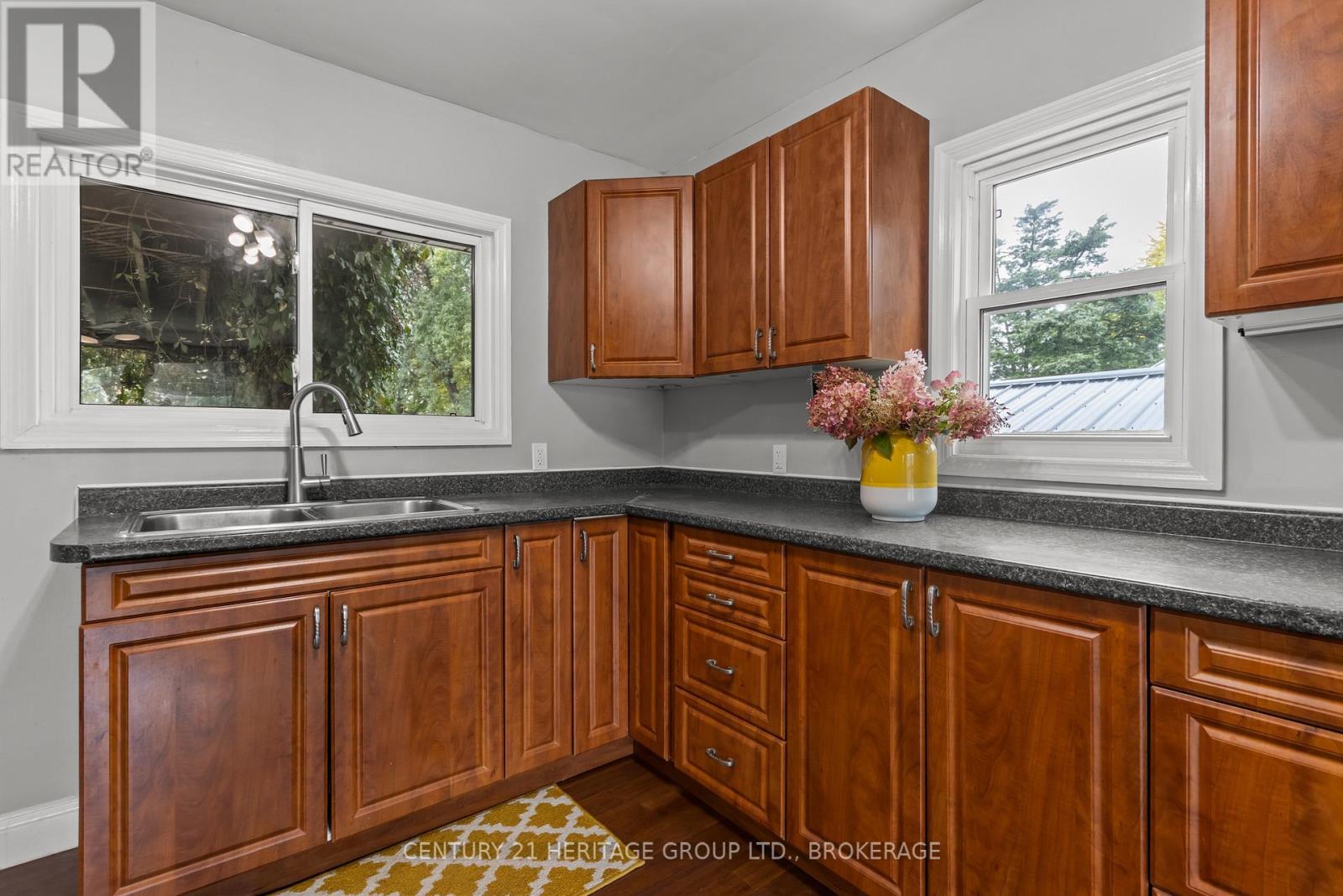 3007 PRINCESS STREET - 9