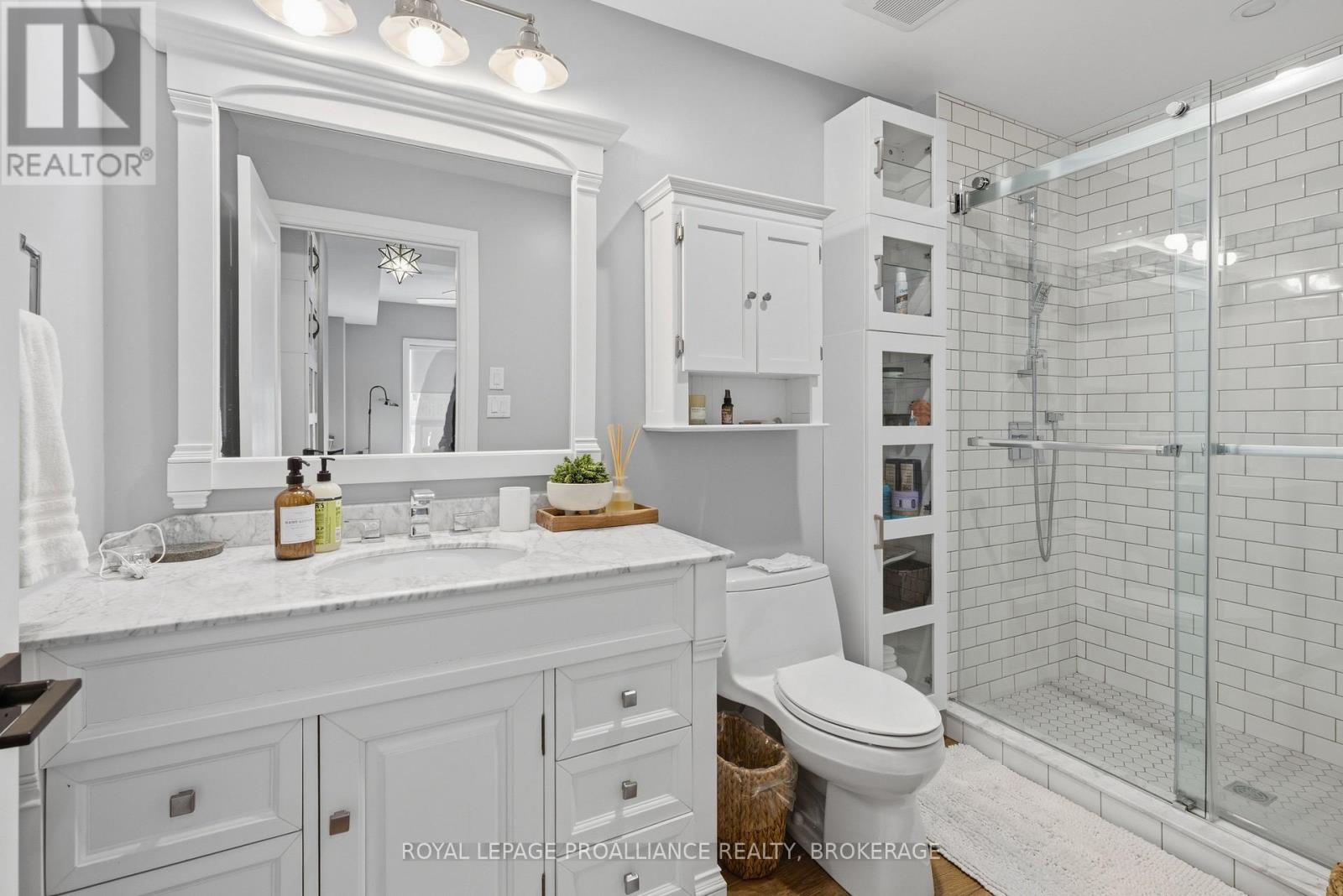 #205 350 WELLINGTON STREET - 24