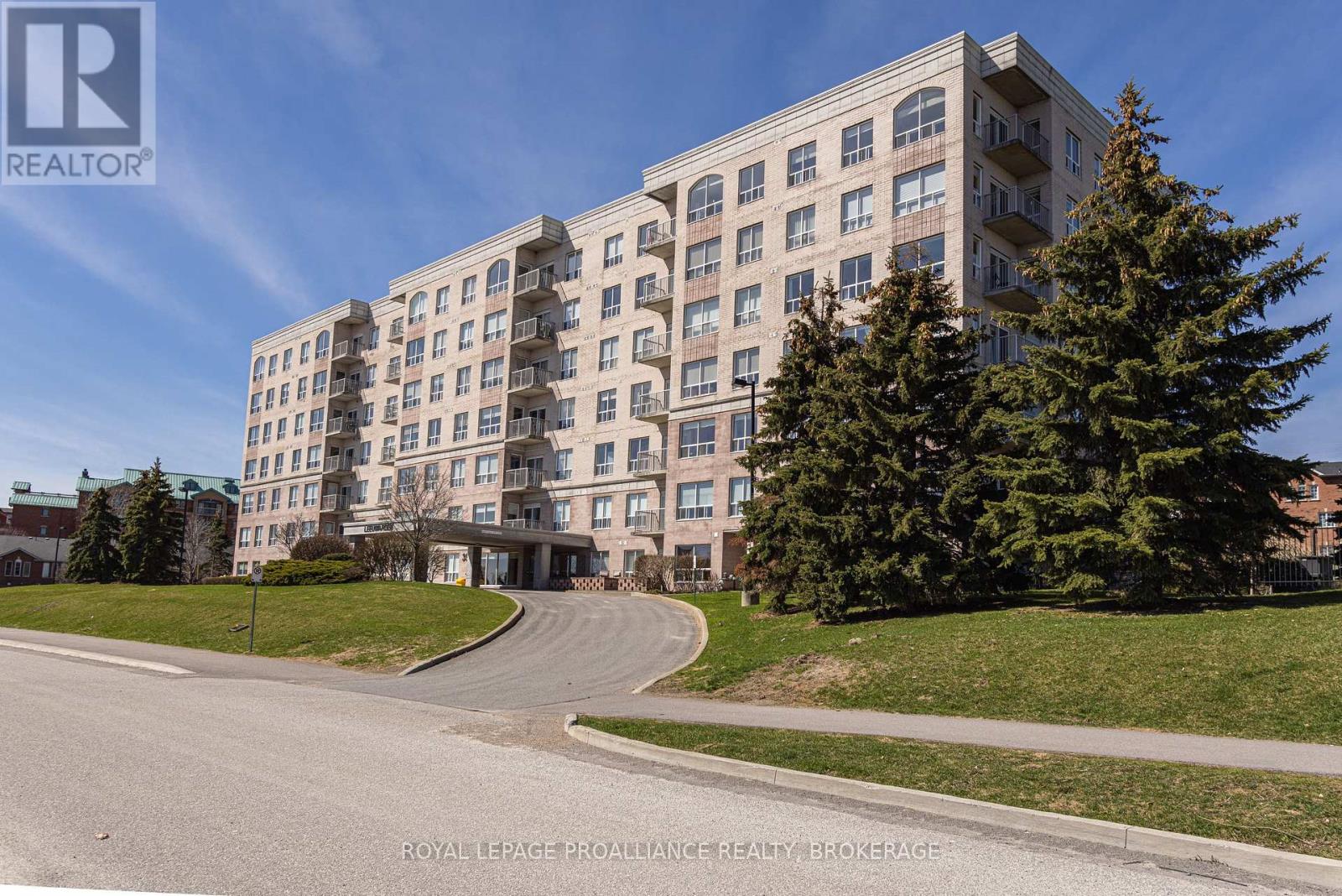 #205 350 WELLINGTON STREET - 34