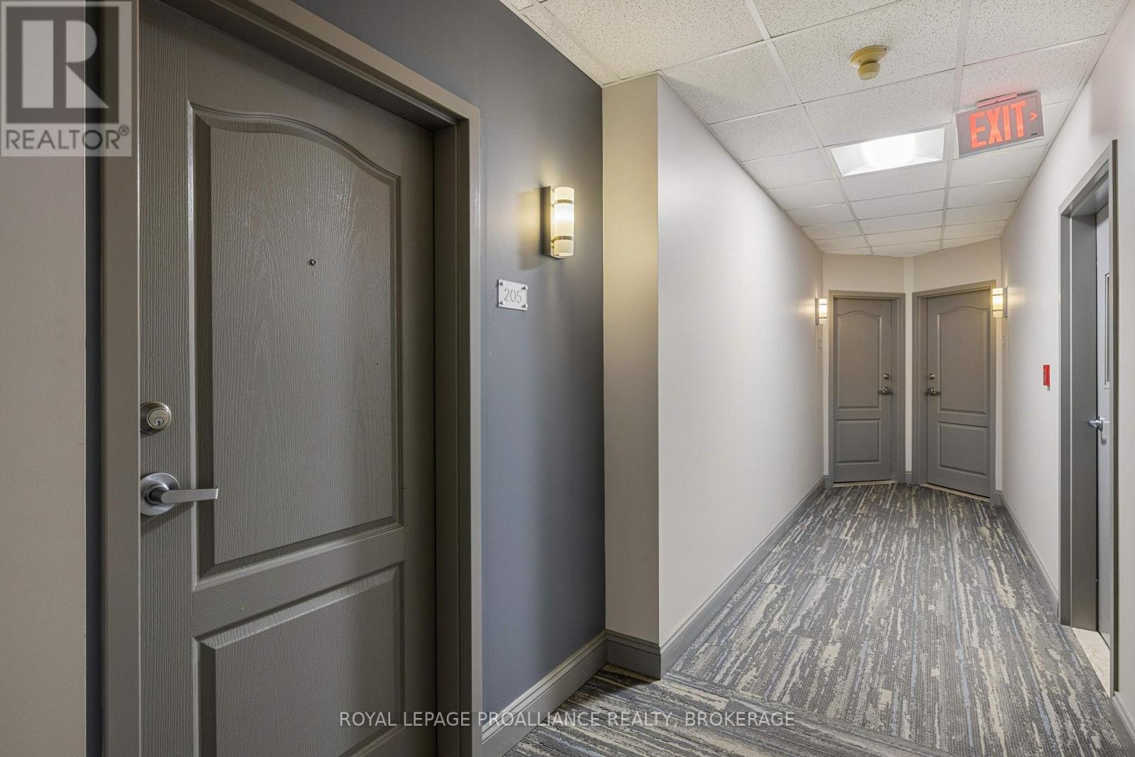 #205 350 WELLINGTON STREET - 9