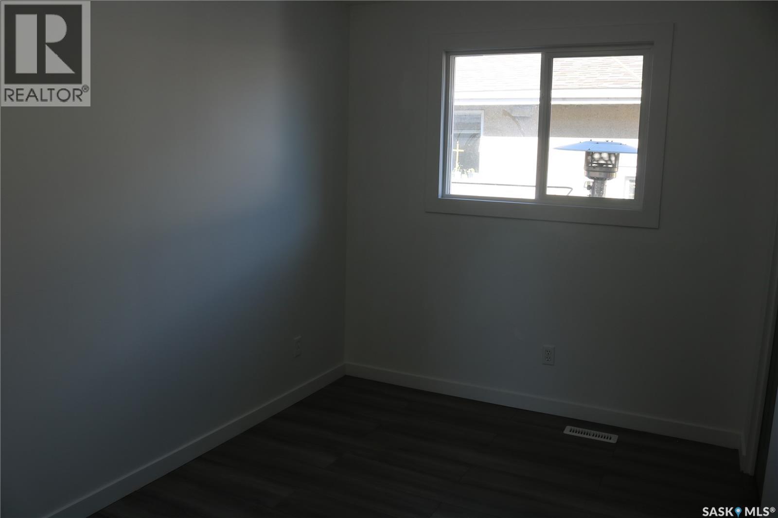 1641 Thompson AVENUE - 11