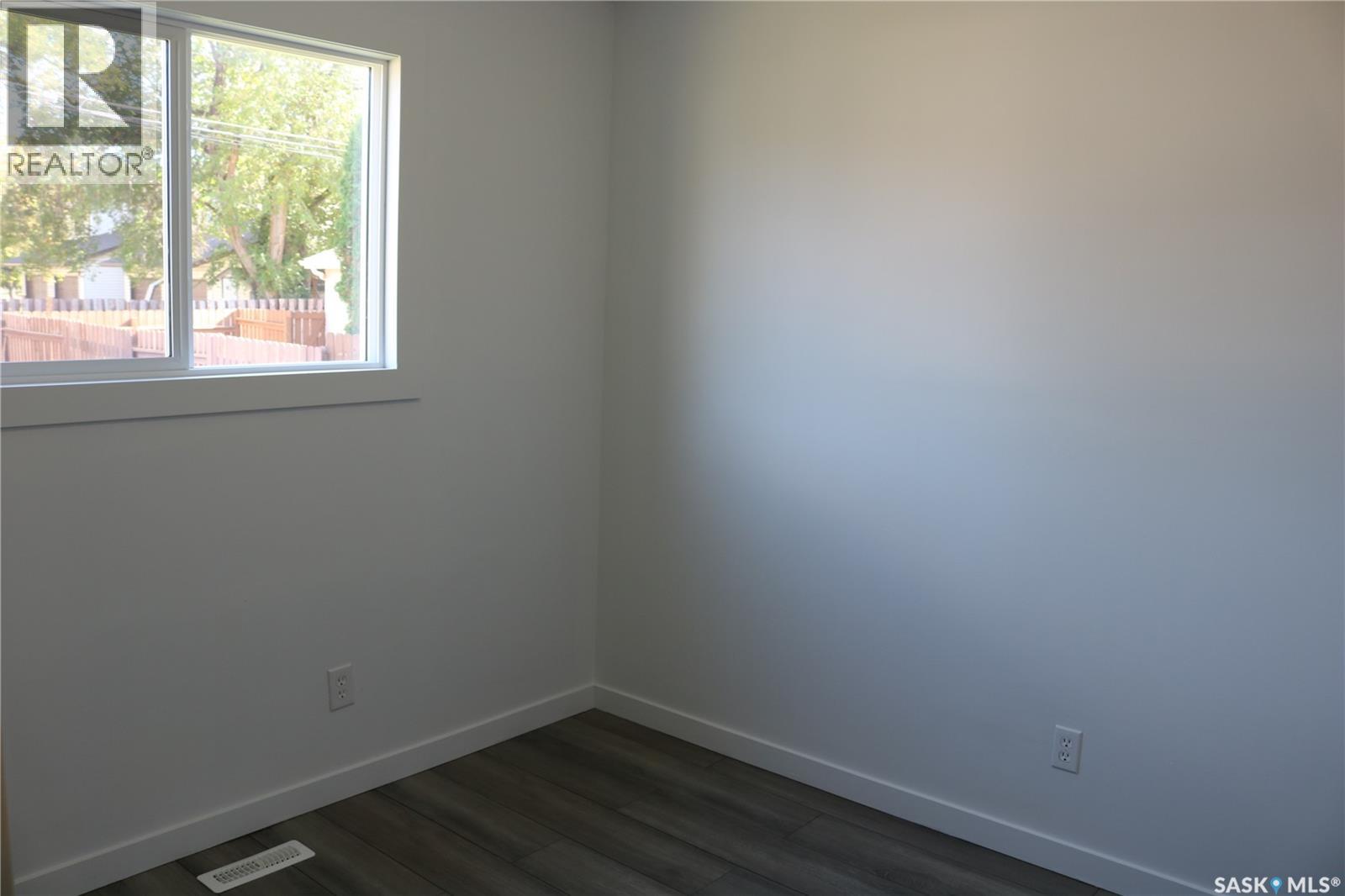 1641 Thompson AVENUE, Saskatoon — photo 12