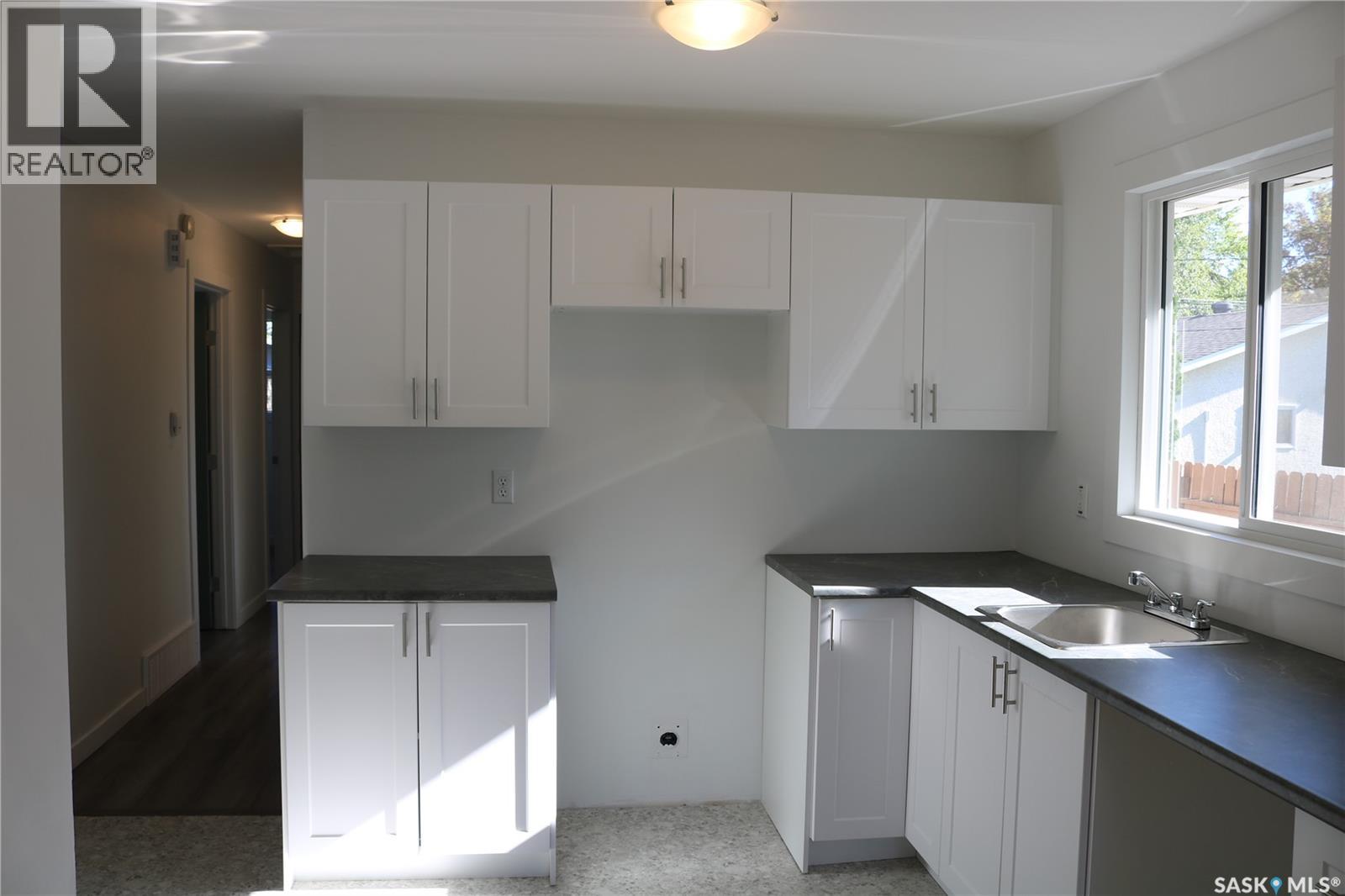 1641 Thompson AVENUE, Saskatoon — photo 4