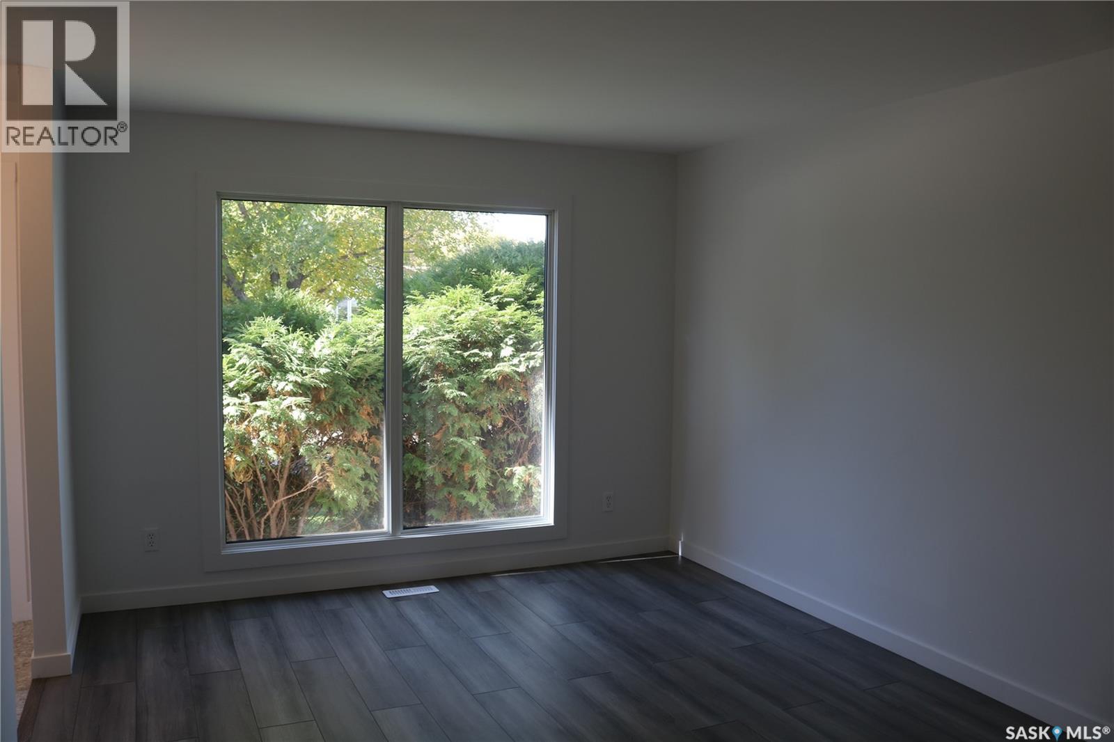 1641 Thompson AVENUE, Saskatoon — photo 9
