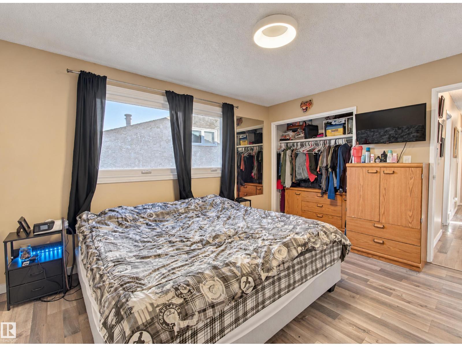 9218 81A ST - 20