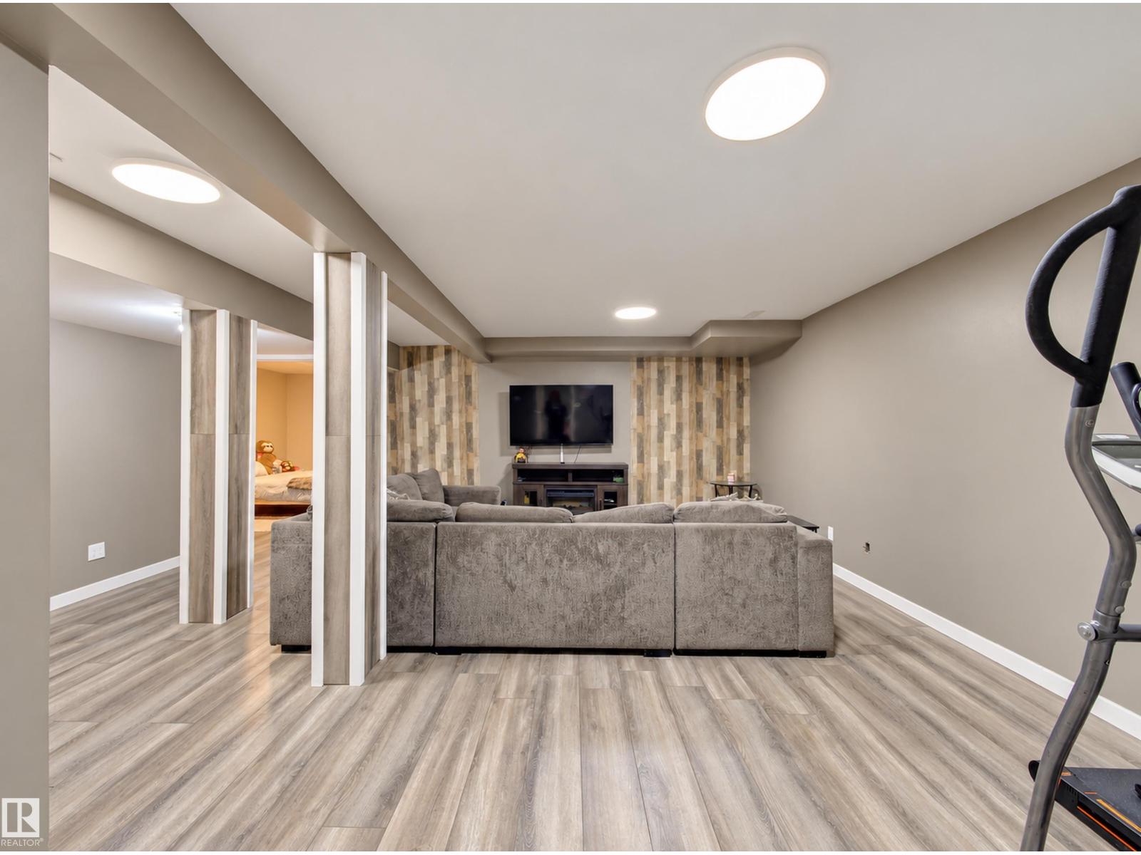 9218 81A ST - 29