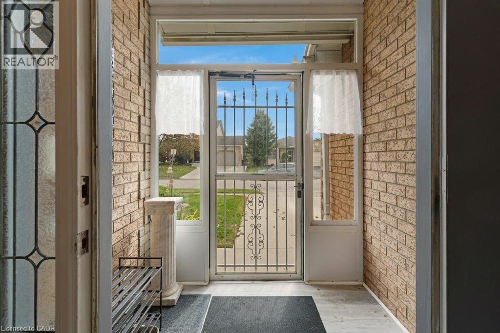 94 DAWN Crescent — photo 3