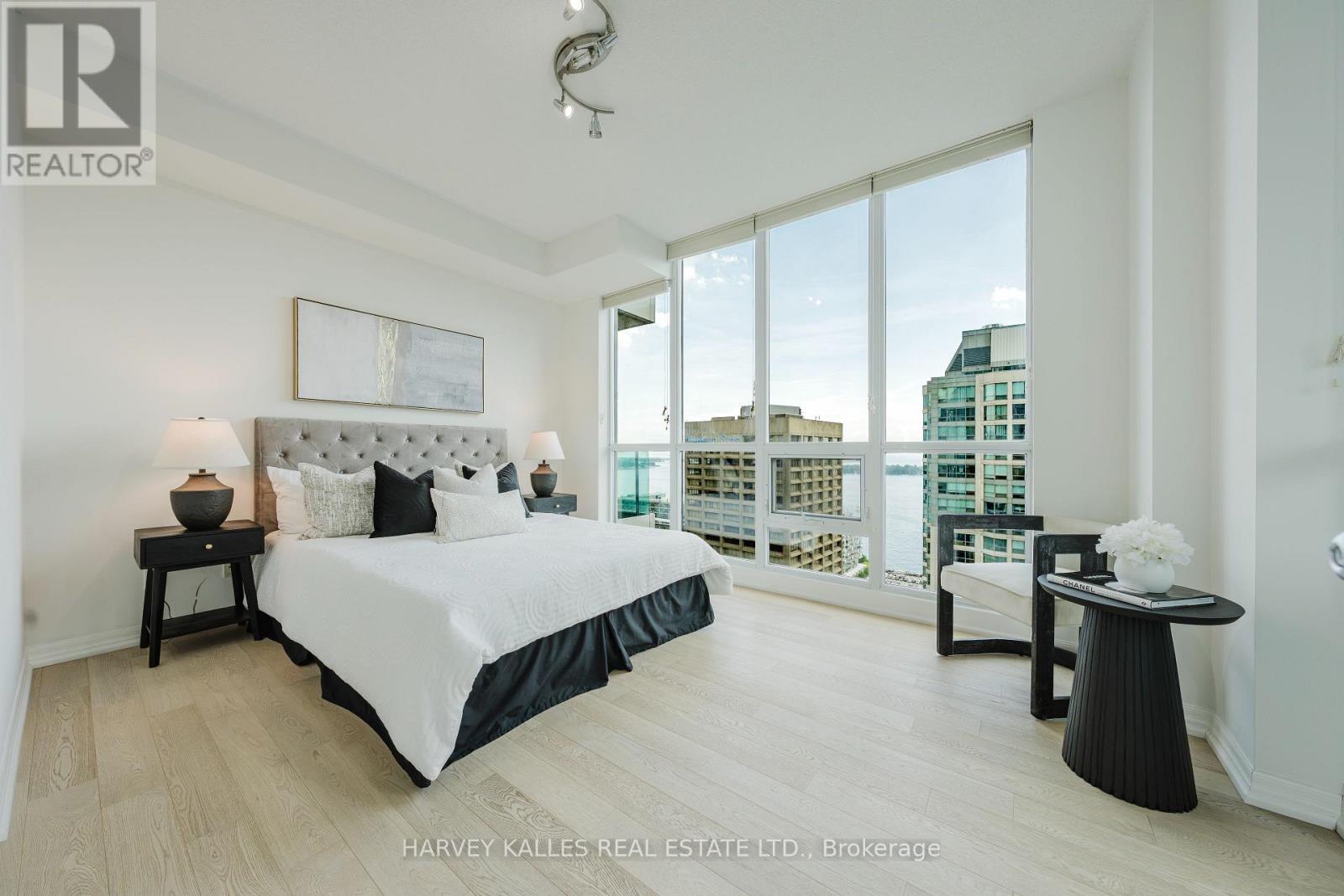 3211- 16 Yonge Street, Toronto, ON photo 35
