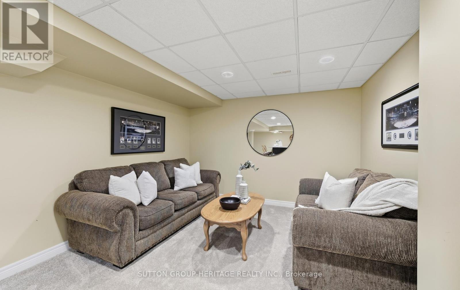 35 KIMBERLY DRIVE - 23