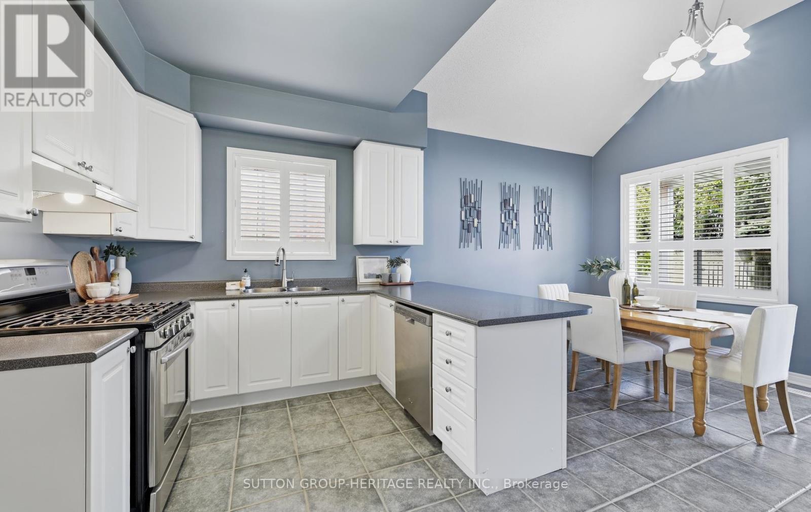 35 Kimberly Drive, Whitby, ON photo 8