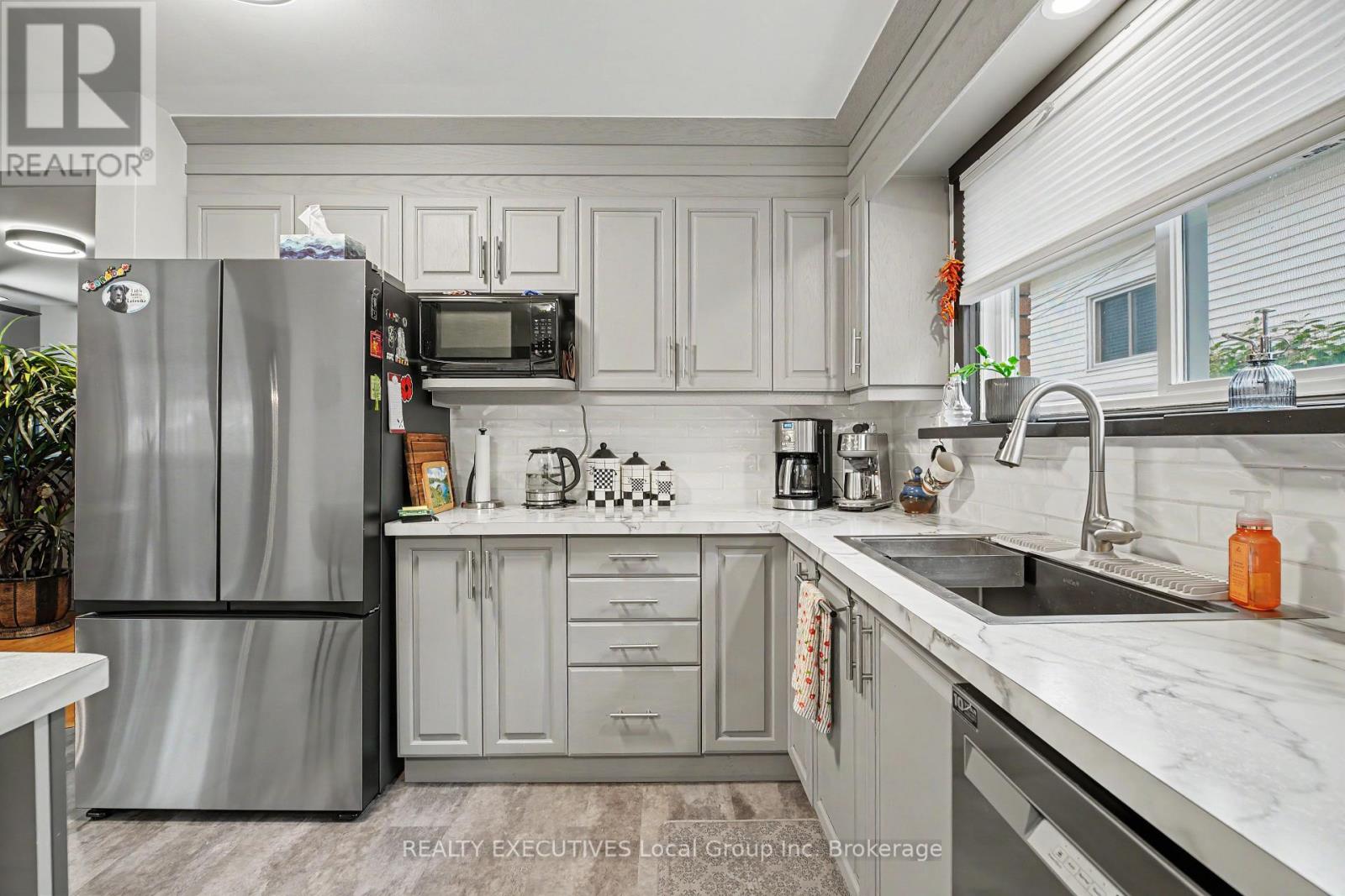 856 JANE STREET - Image 12