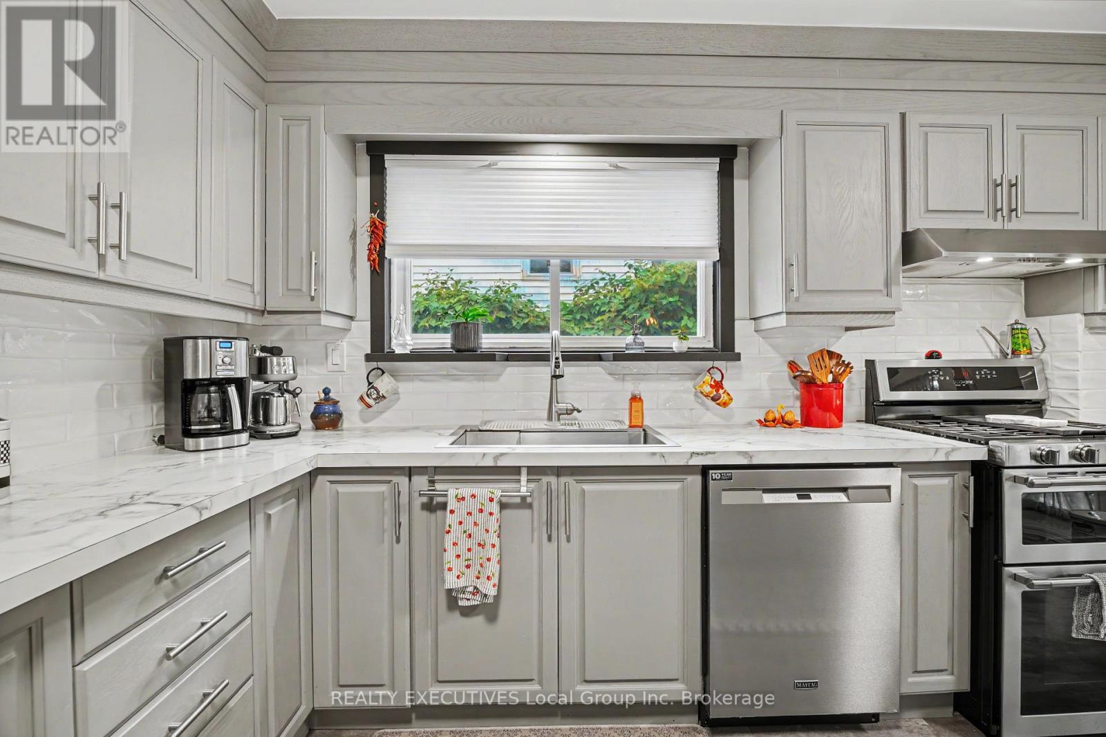 856 JANE STREET - Image 13