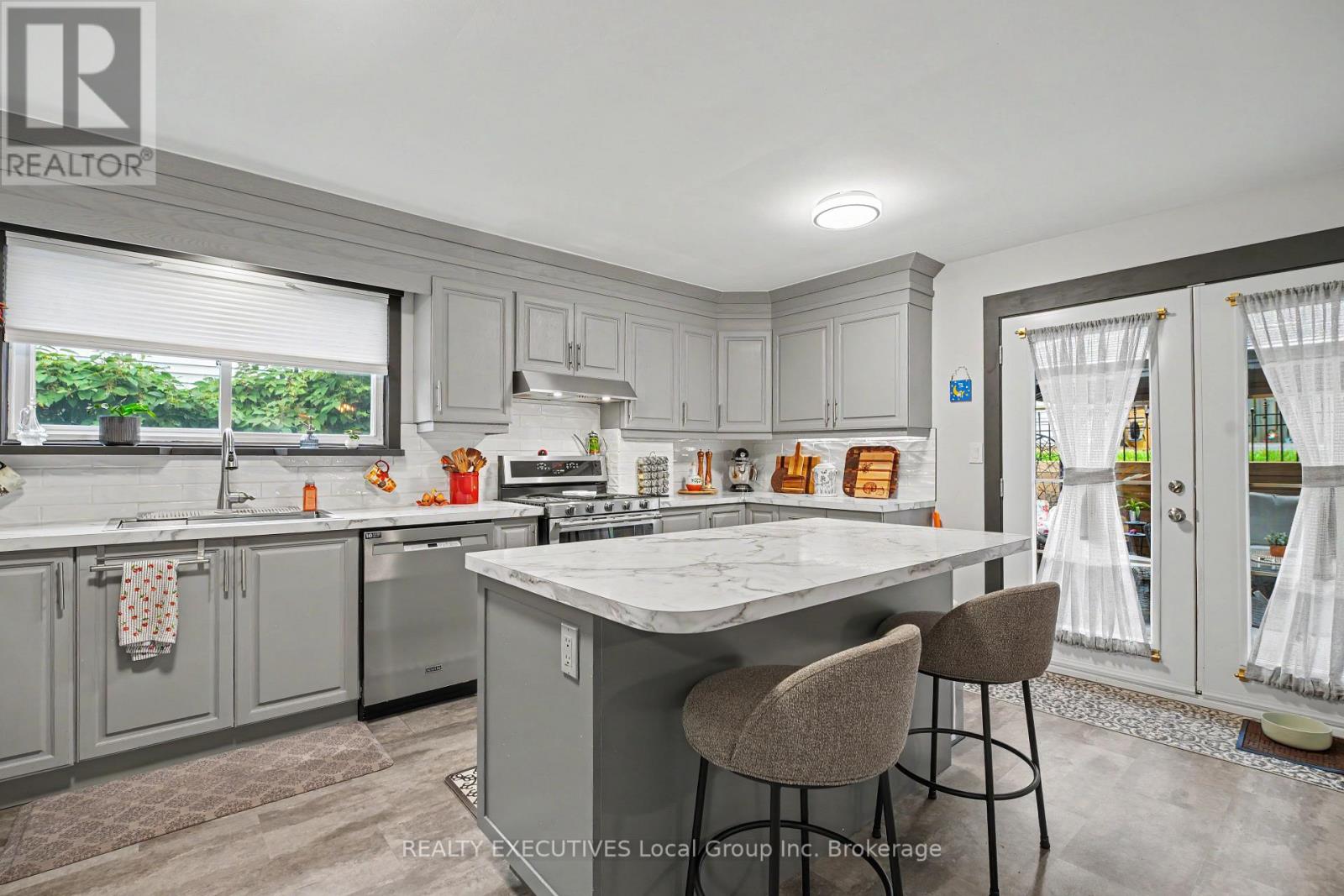 856 JANE STREET - Image 16