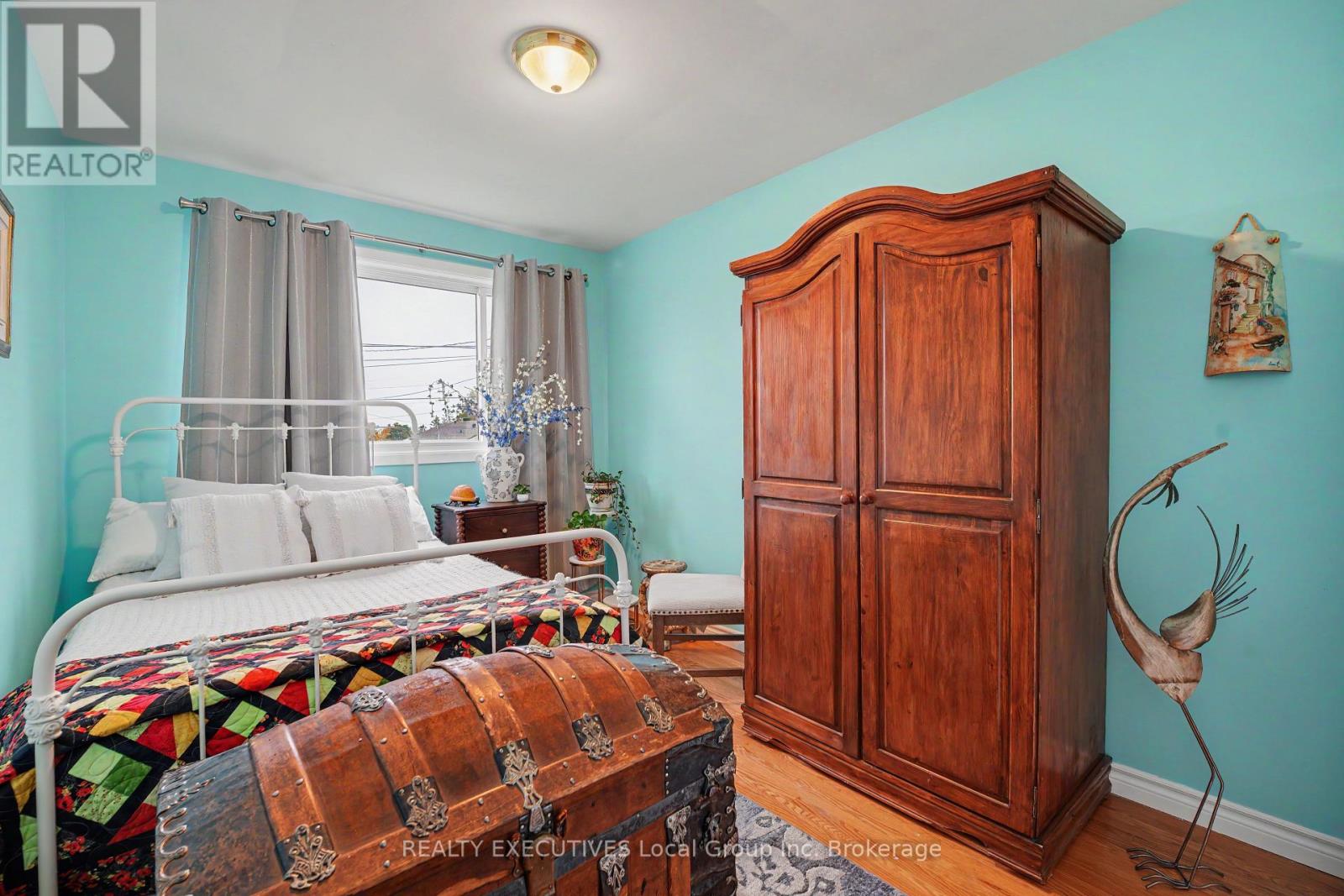 856 JANE STREET - Image 17