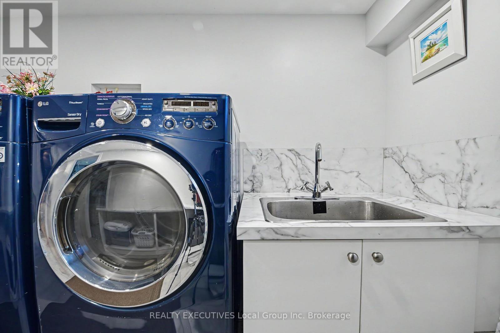 856 JANE STREET - Image 37