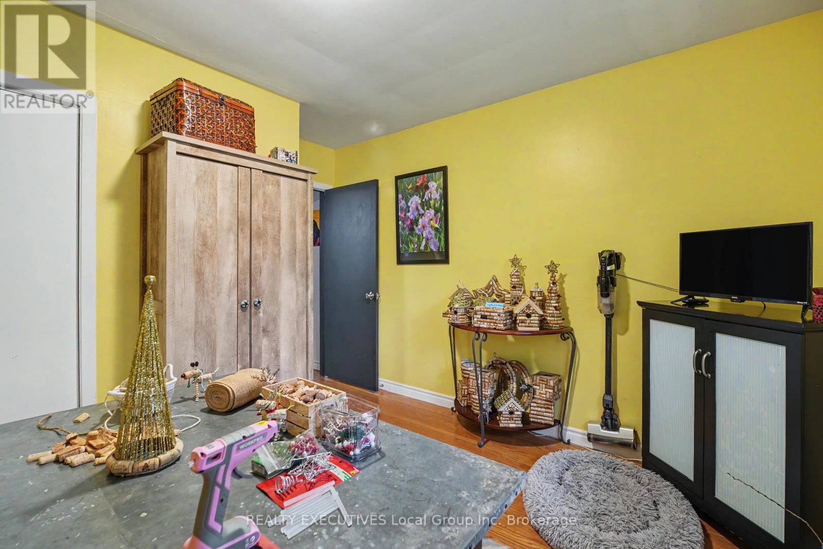 856 JANE STREET - Image 8