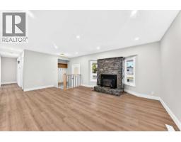 Living room - 3320 60 Street Ne, Calgary, AB T1Y3S9 Photo 10