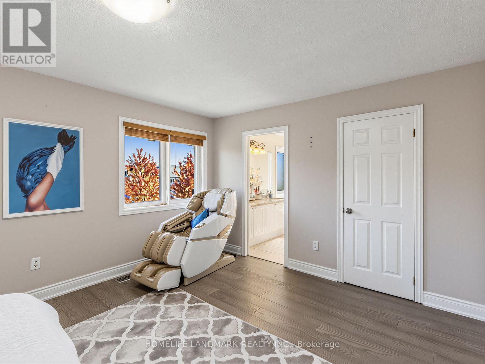72 VANDERVOORT DRIVE - 21