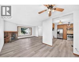 3pc Bathroom - 947 Maitland Way Ne, Calgary, AB T2A5M8 Photo 10