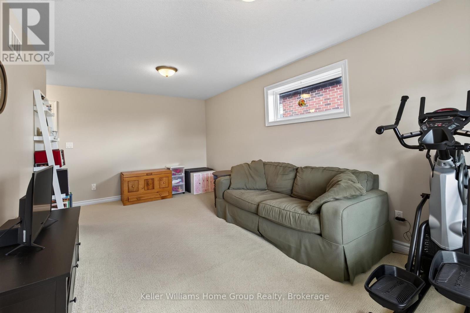 6 SWEENEY DRIVE - Image 32