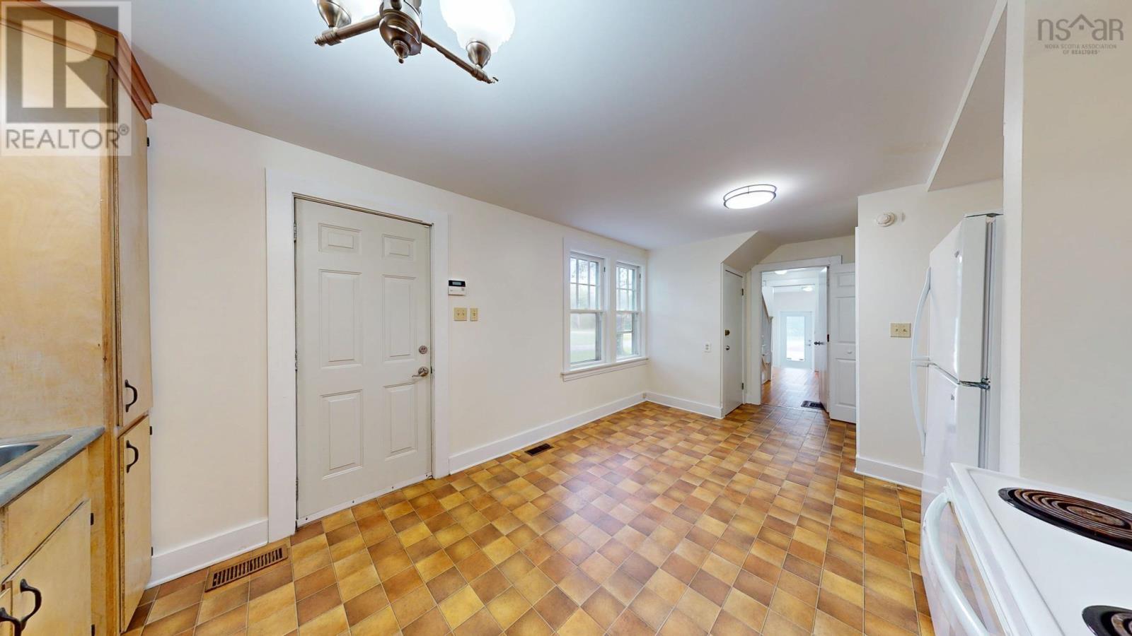 9517 Commercial Street - Image 18