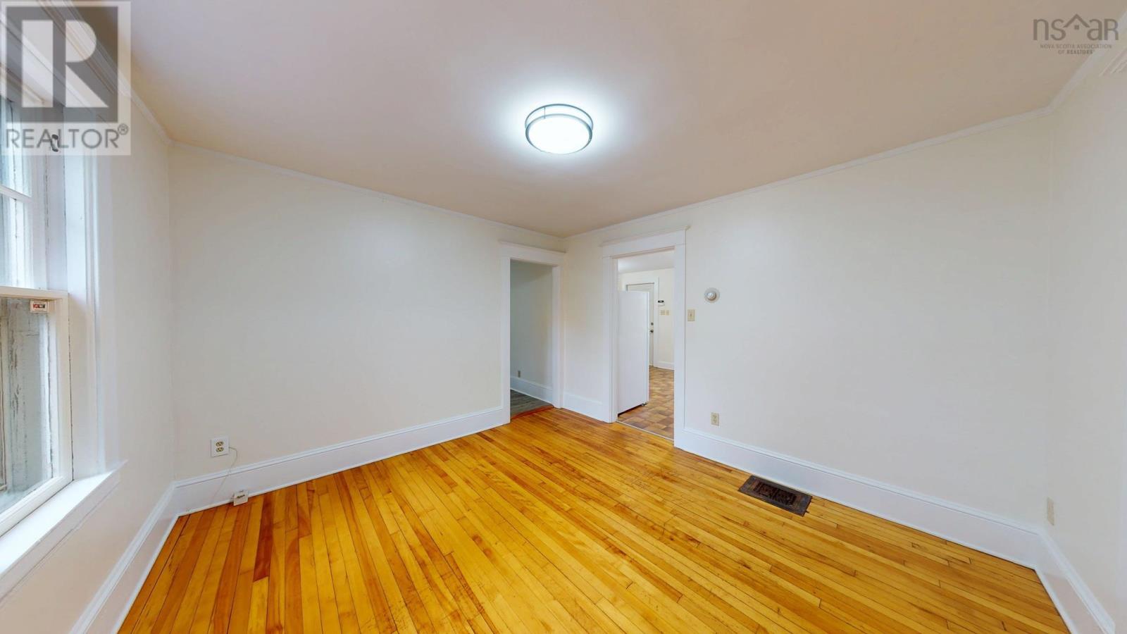 9517 Commercial Street - 12