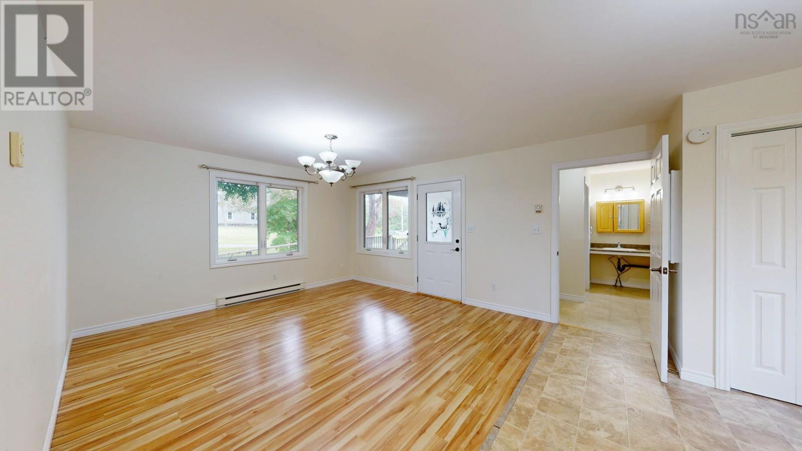 9517 Commercial Street - Image 43