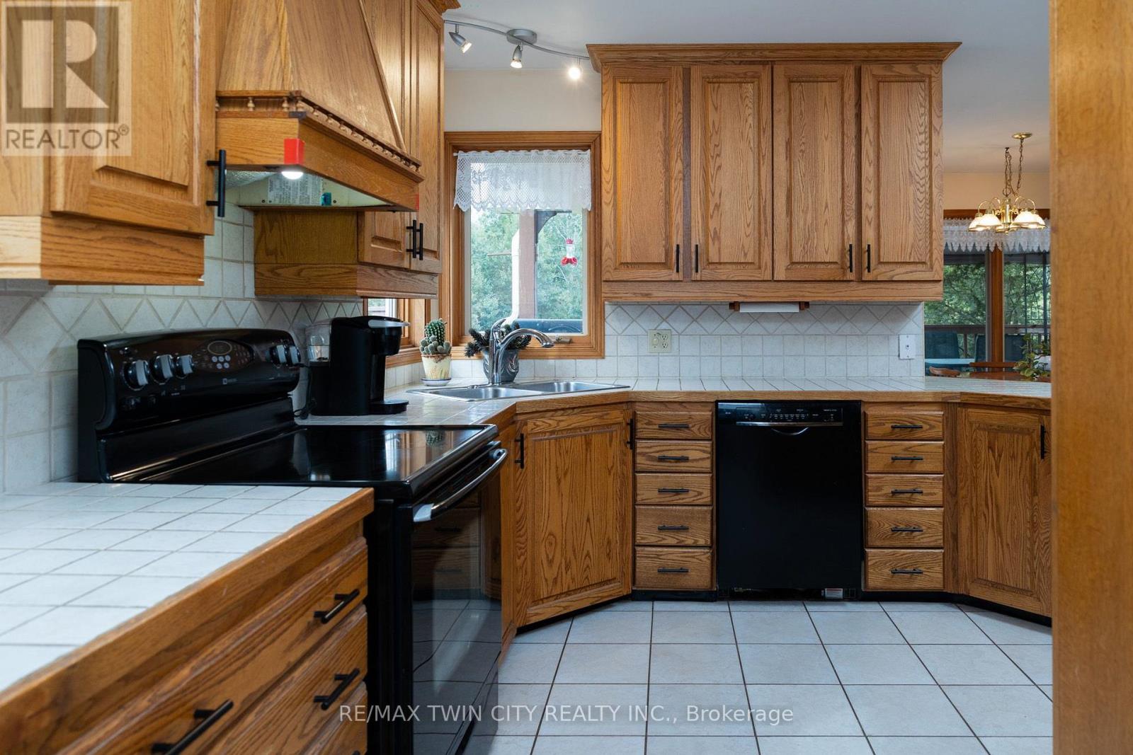 288 THIRTEENTH CONC. Road, Brant, ON photo 27
