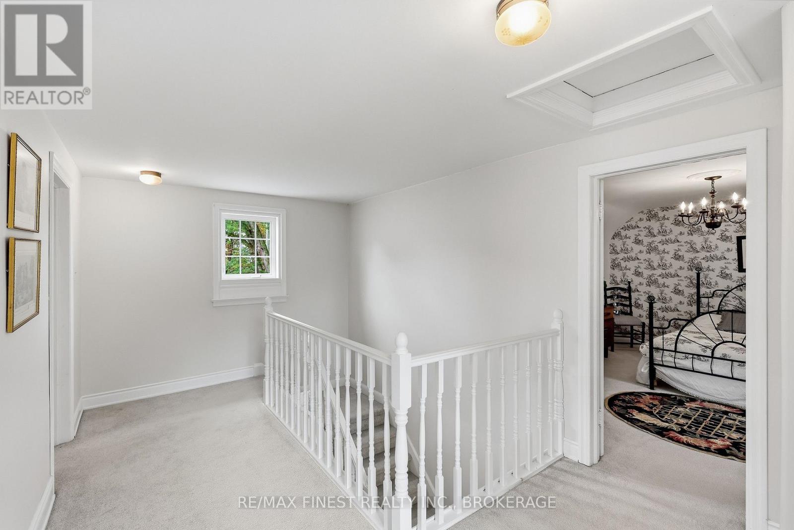 18 STORMONT AVENUE - 26