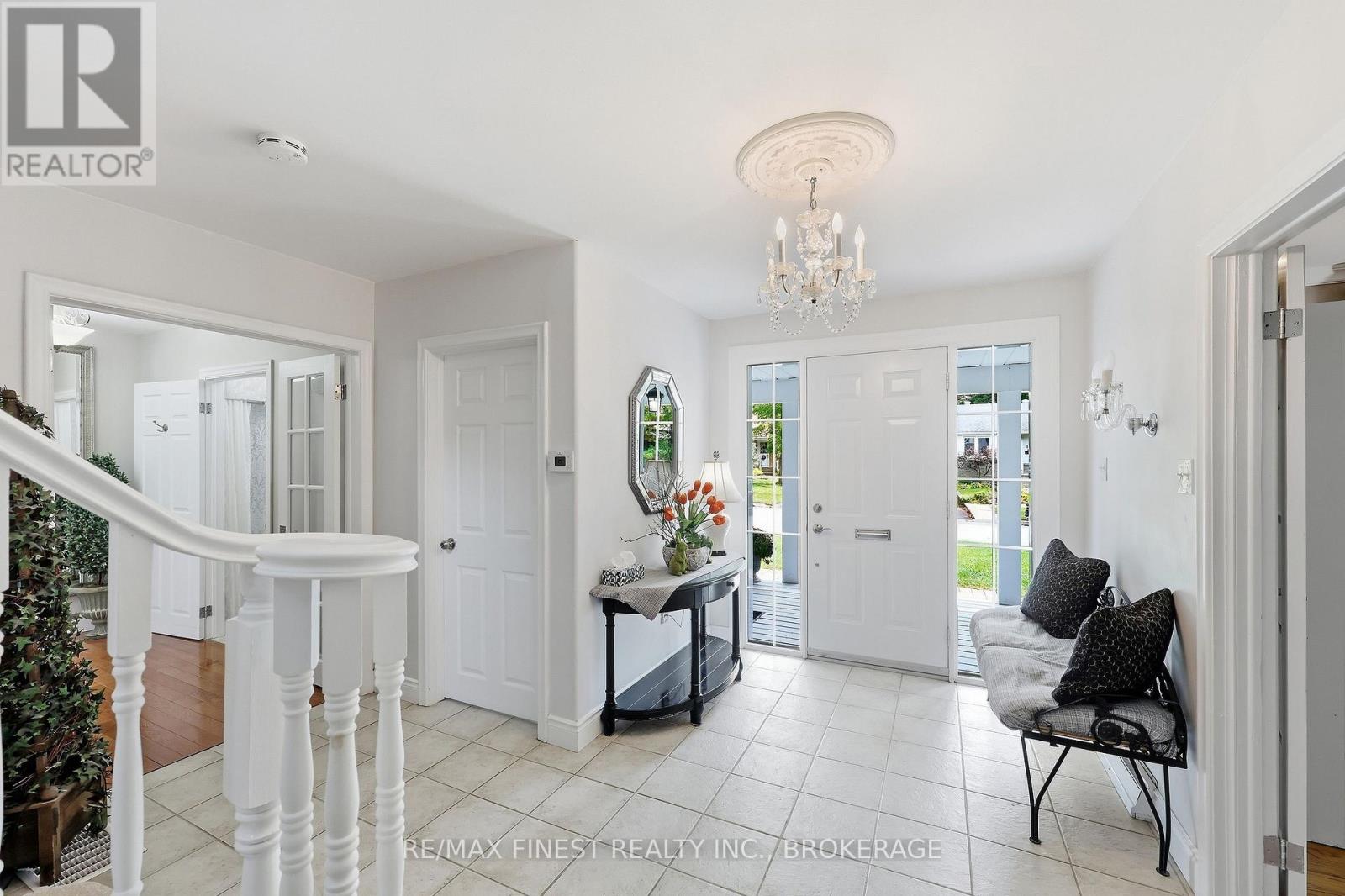 18 STORMONT AVENUE - 6