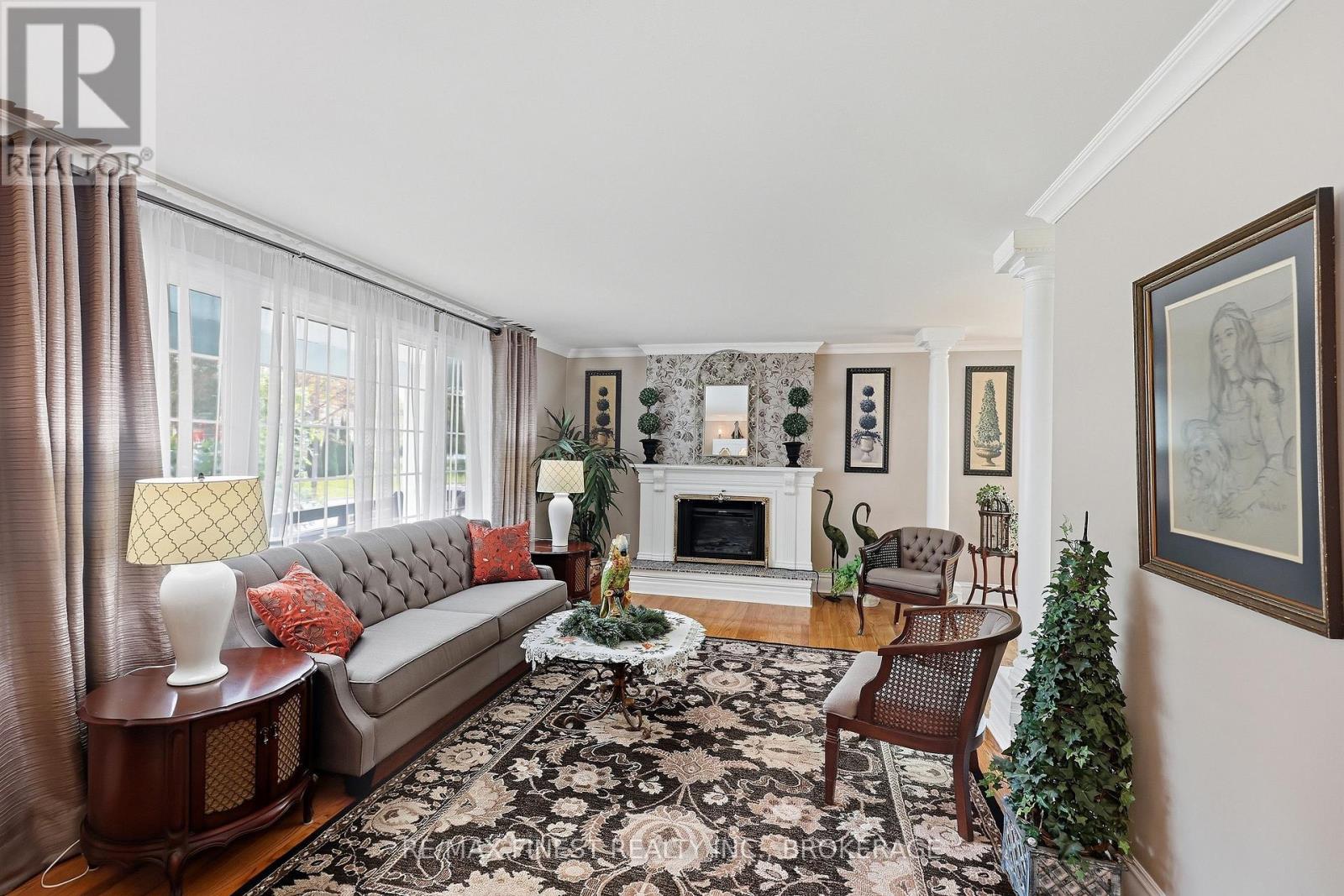 18 STORMONT AVENUE - 9