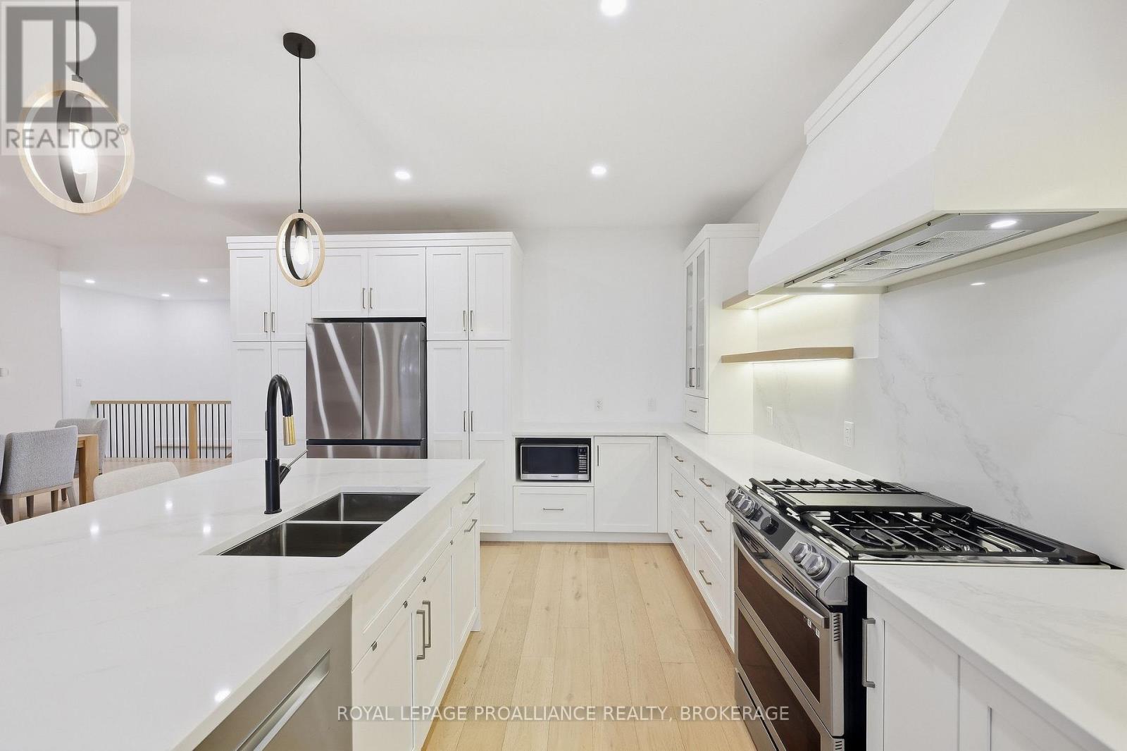1259 Carfa Crescent — photo 23