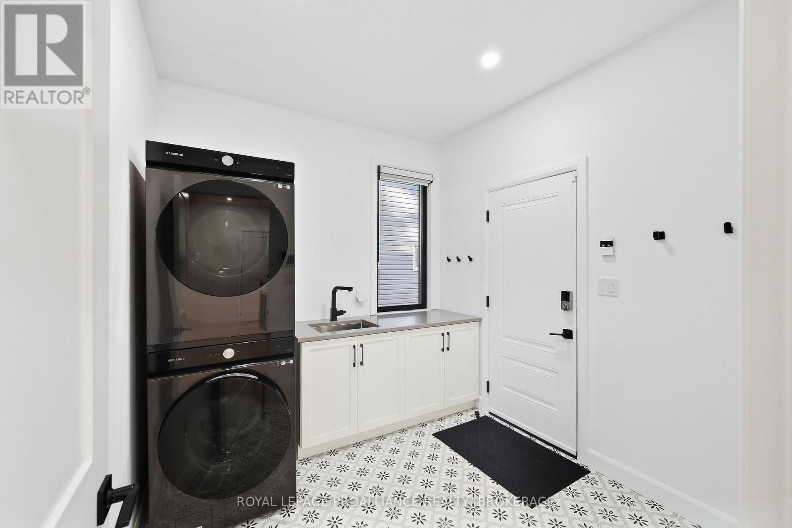 1259 Carfa Crescent — photo 30