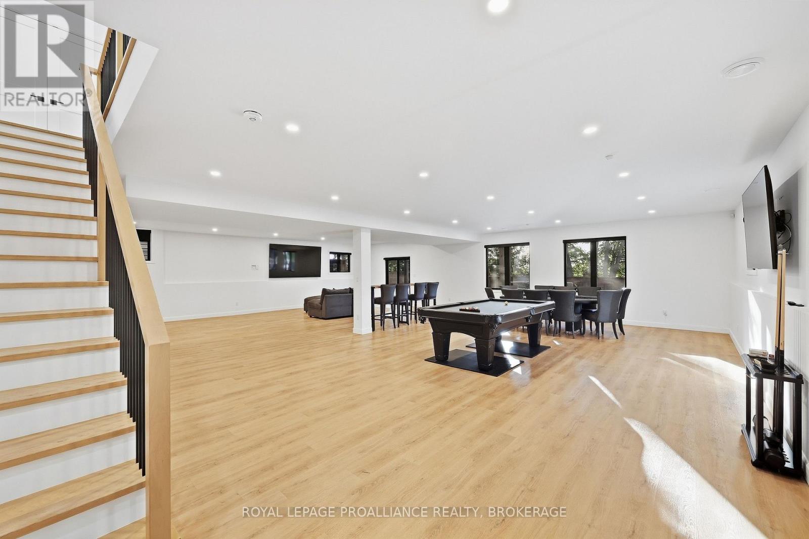 1259 Carfa Crescent — photo 37